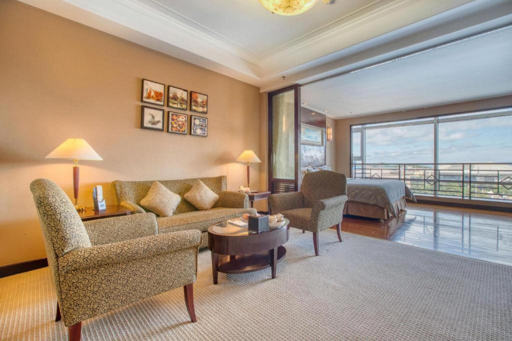 Qingdao Blue Horizon Hotel Laoshan Экстерьер фото