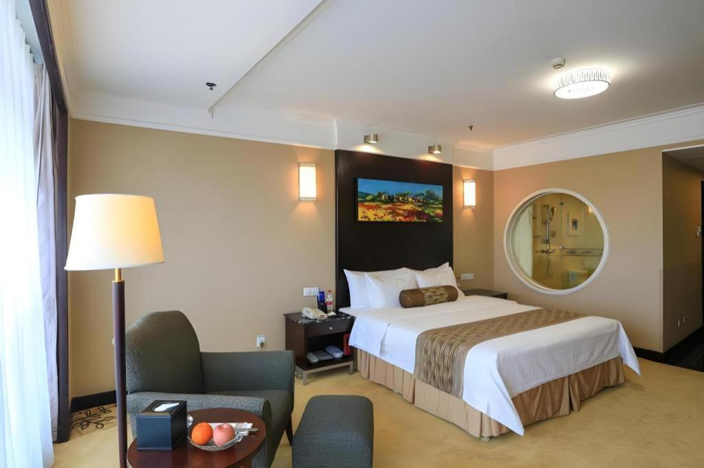 Qingdao Blue Horizon Hotel Laoshan Экстерьер фото