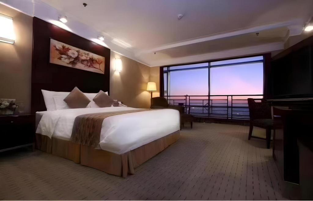 Qingdao Blue Horizon Hotel Laoshan Экстерьер фото